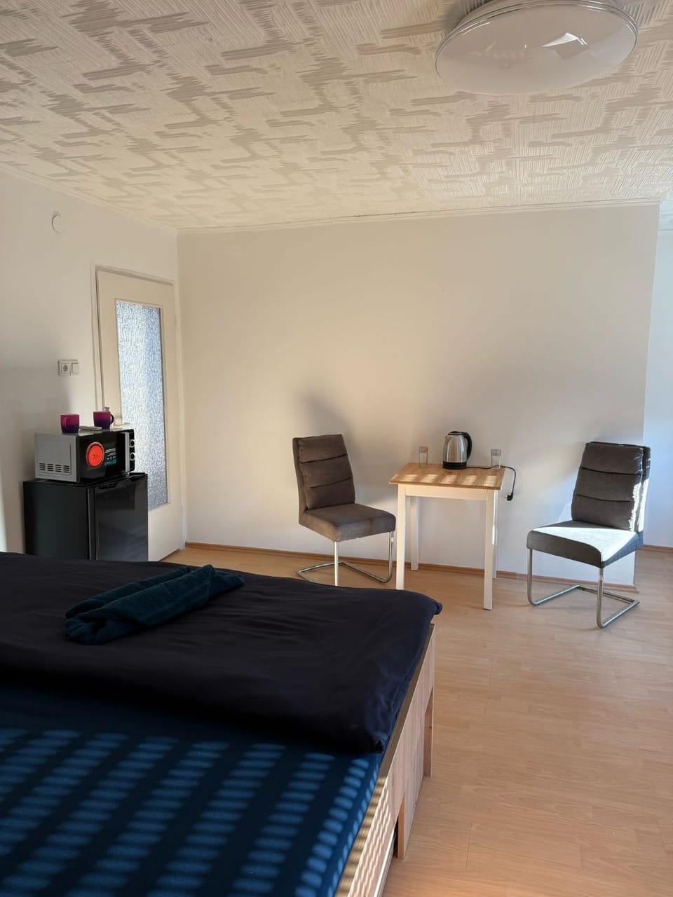 Privates Zimmer Gemeinschaftsbad keine Küchen Apartment in Nuremberg