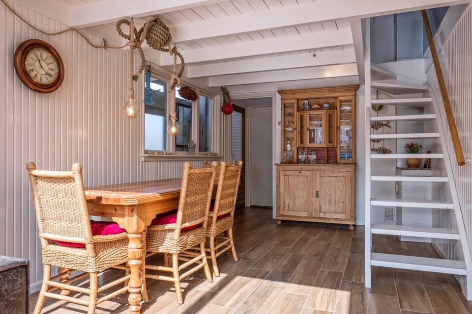 Fay House in Egmond aan Zee