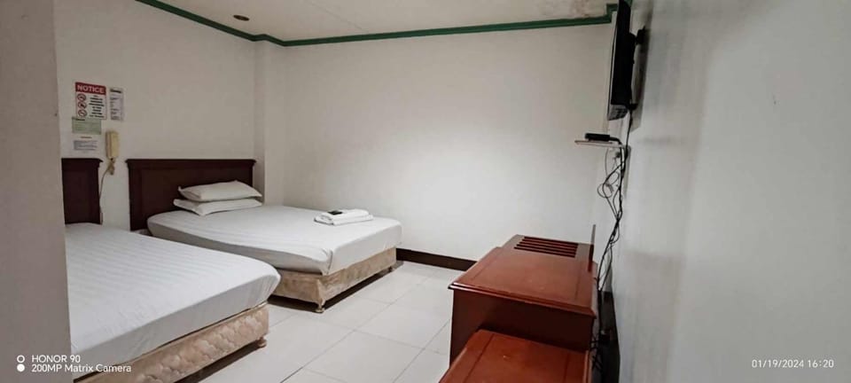Bed, TV and multimedia