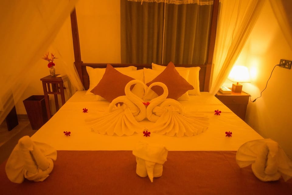 Bed, Bedroom, towels