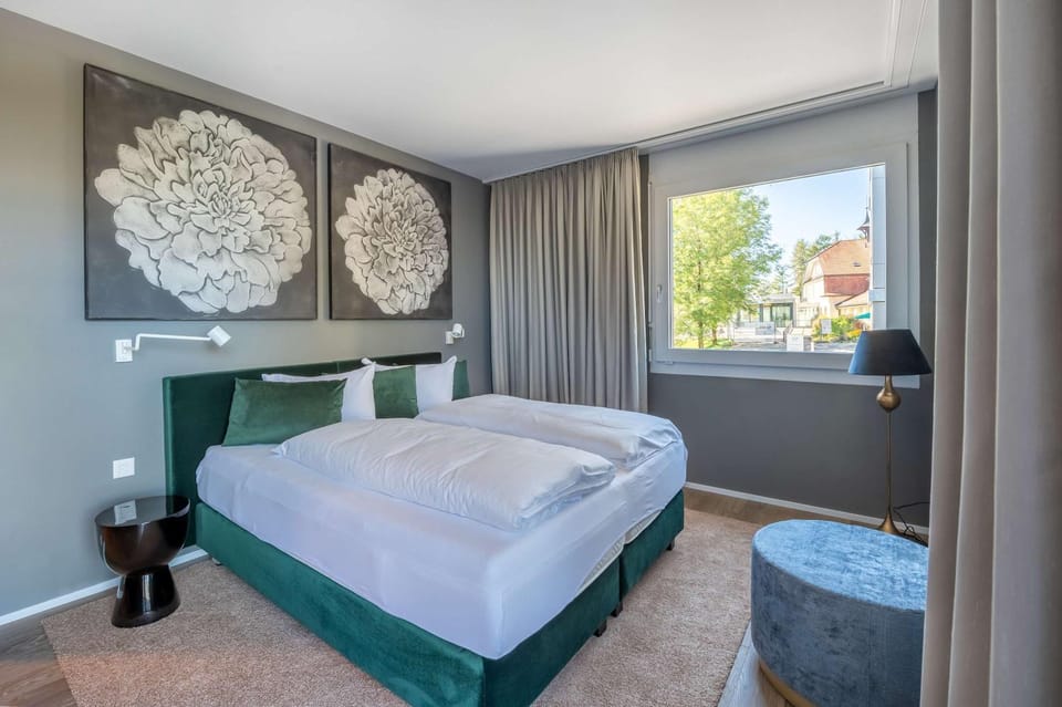 Bed, View (from property/room), Photo of the whole room, Seating area, Bedroom, Family