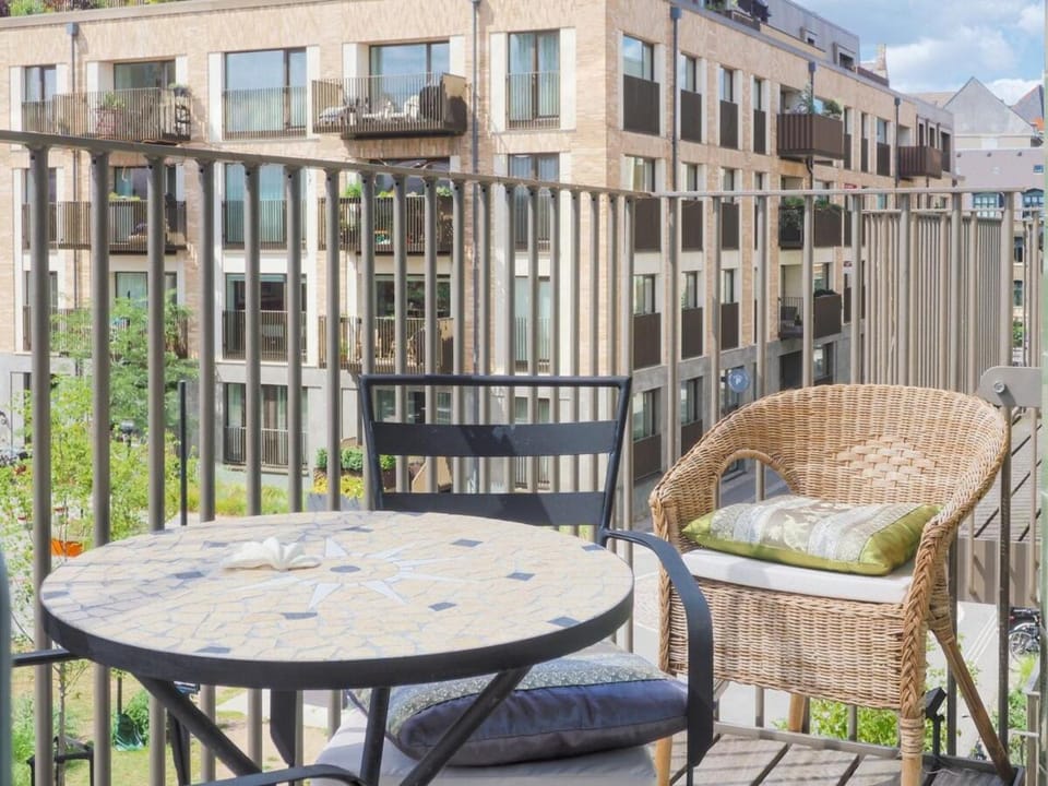 Bright & Comfortable Stay in Trendy Carlsberg Apartment in Frederiksberg