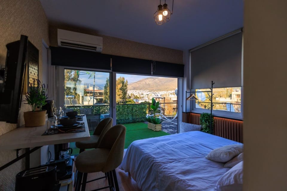 AIOLOS Rooftop suite centre GLYFADA Apartment in South Athens