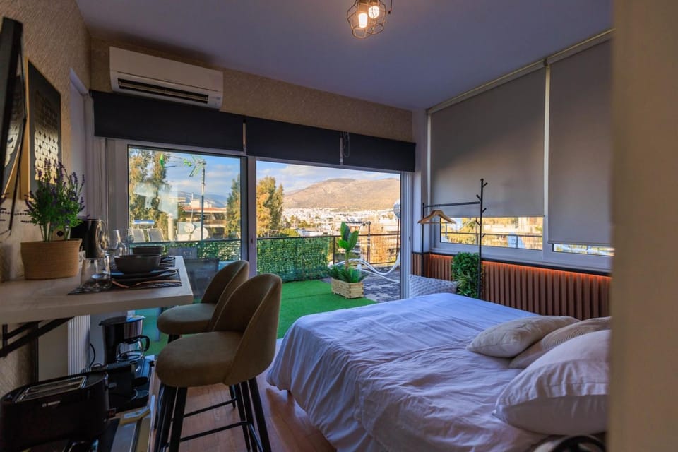 AIOLOS Rooftop suite centre GLYFADA Apartment in South Athens