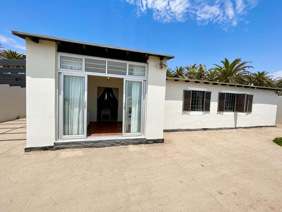 Sashalon Beachfront Cottage Apartment in Namibia