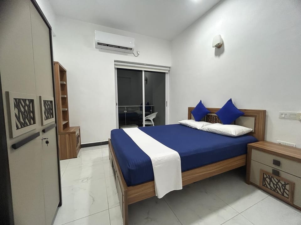 Direct Sea View Fully Furnished Luxury Apartment Apartment in Dehiwala-Mount Lavinia