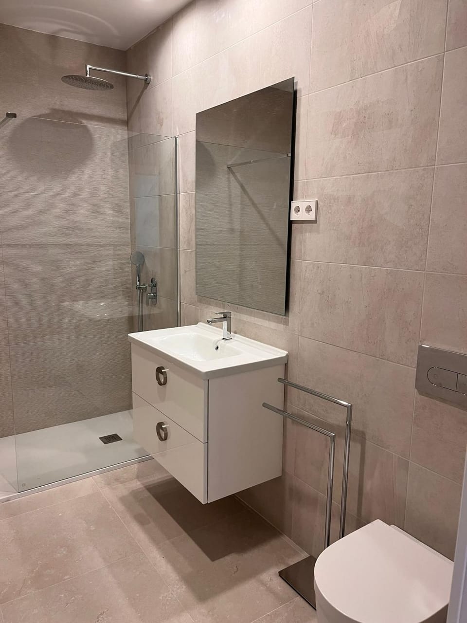 Shower, Toilet, Bathroom