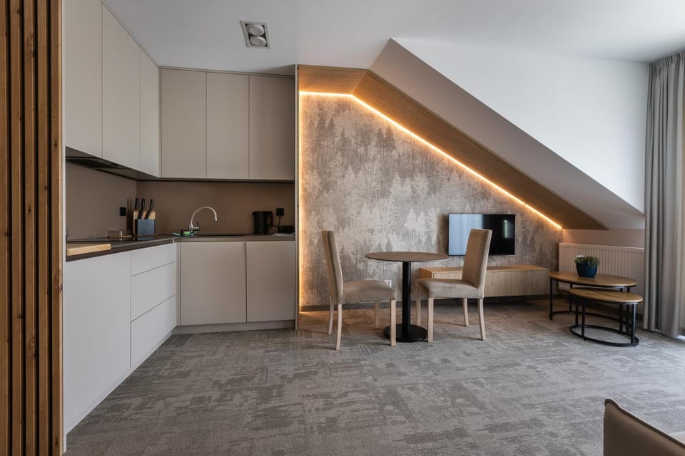 Kitchen or kitchenette, Living room