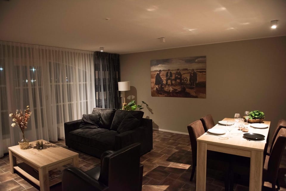 Living room, Dining area
