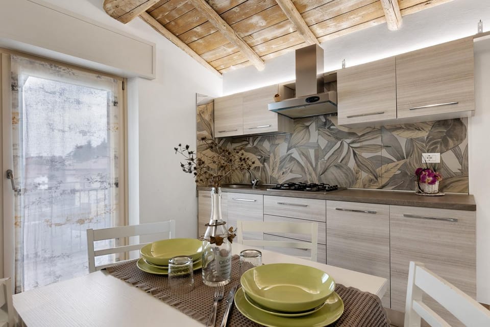 Property building, Kitchen or kitchenette, Living room