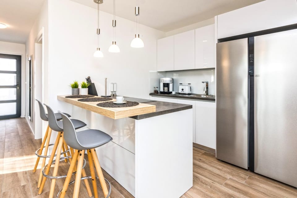 Kitchen or kitchenette, Dining area, dishwasher, oven, stove