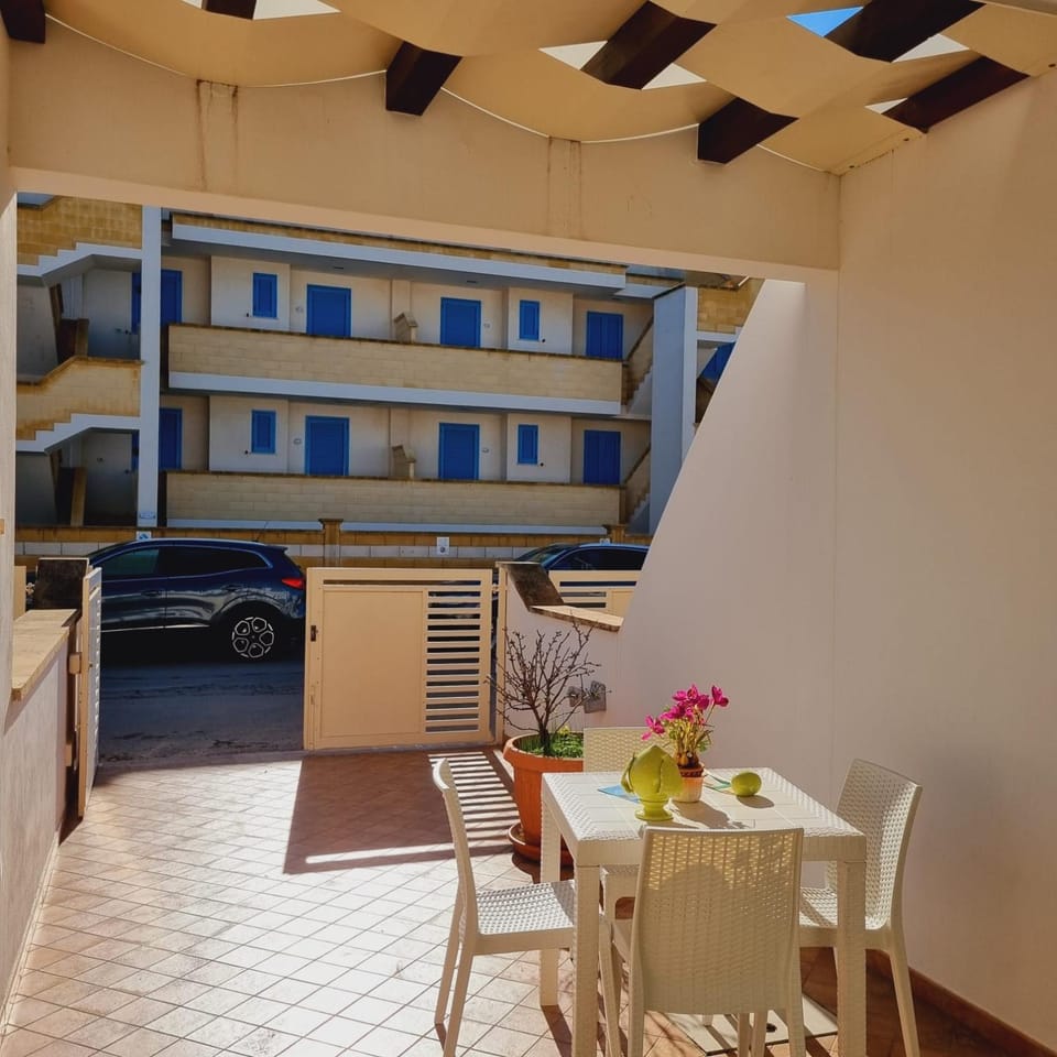 Patio, Day, Balcony/Terrace, Balcony/Terrace