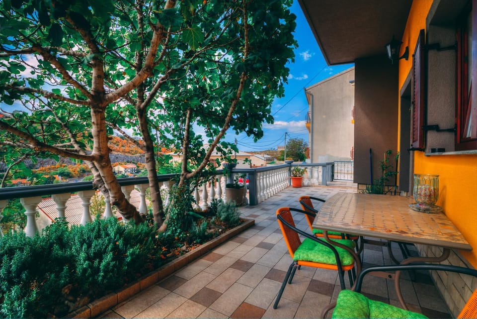 Patio, Balcony/Terrace