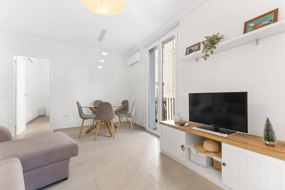 LovelyLofts Ayuntamiento Apartment in Alicante