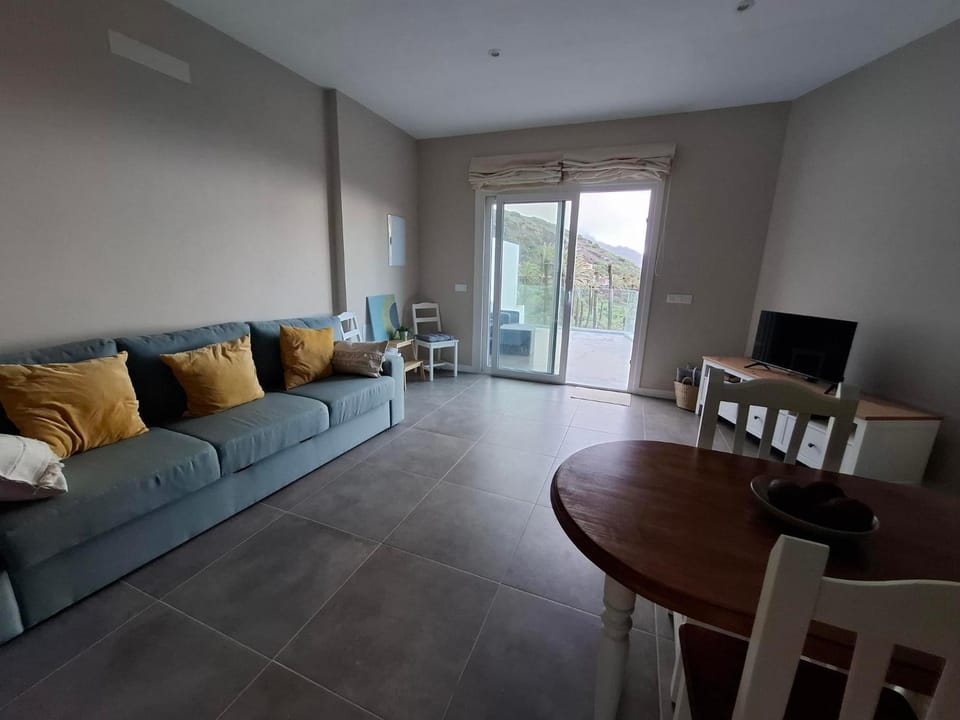 TV and multimedia, Living room, Dining area