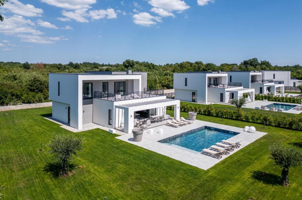 Holiday Home 5233-1 for 8 Pers near Vodnjan House in Vodnjan