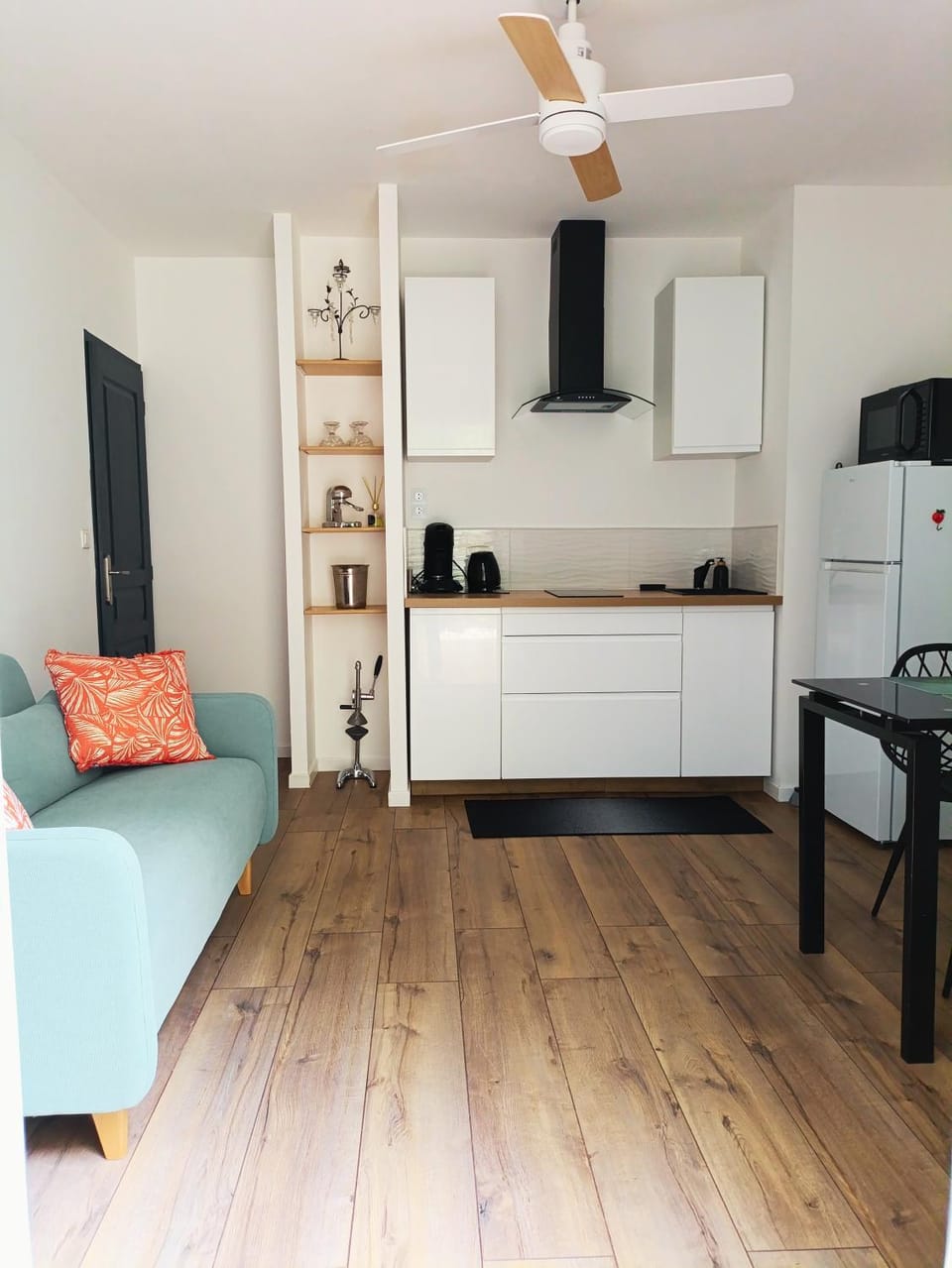 Living room, Dining area, kitchen