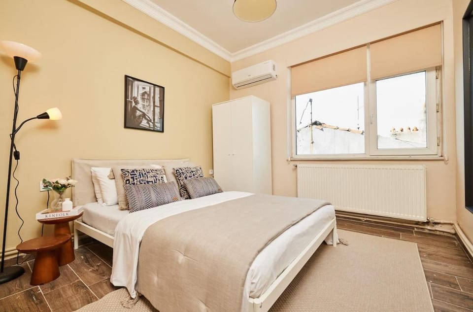 Bedroom, wardrobe