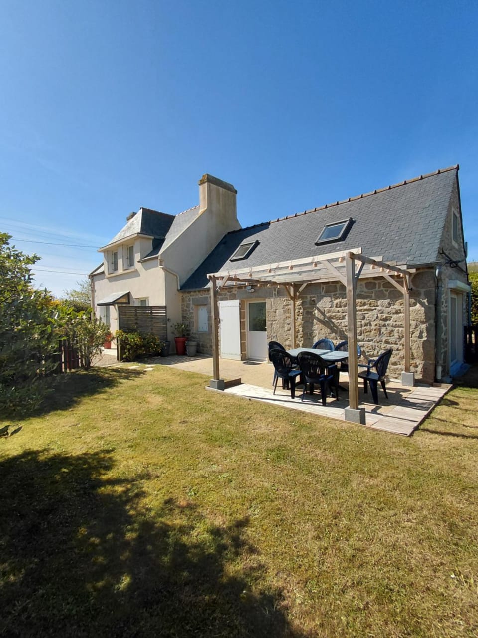 Ty Ar S'Hisel Séjour authentique en Bretagne, plage à 50 m - Holim'prest House in Cléder
