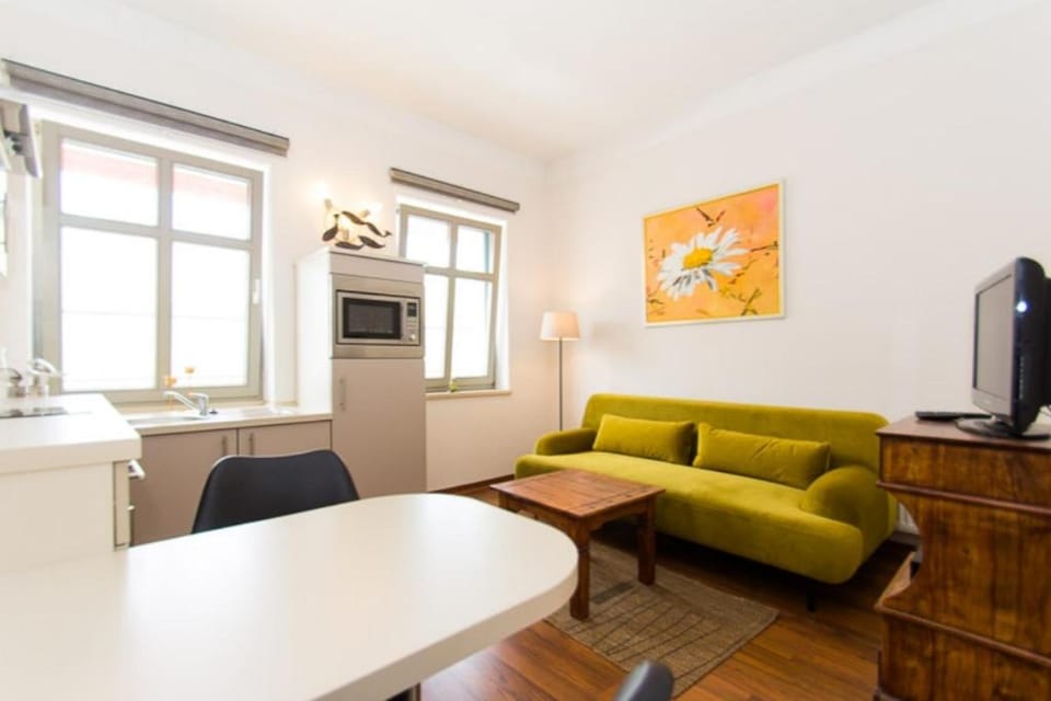 TV and multimedia, Living room, Dining area