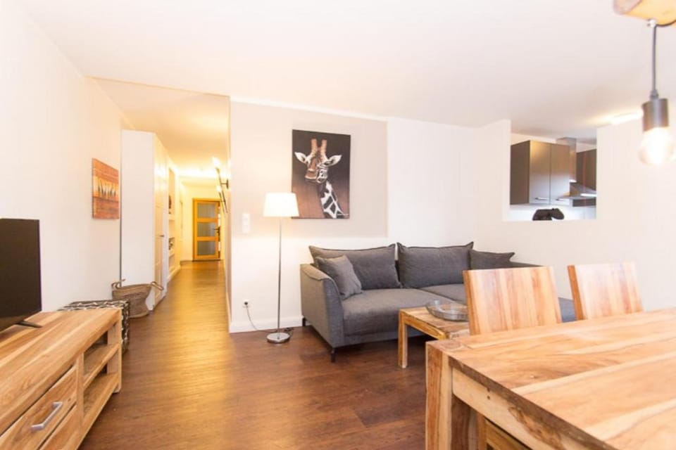 Communal lounge/ TV room, Living room, Dining area