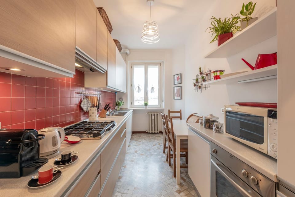 Kitchen or kitchenette, Dining area, dishwasher, oven, stove