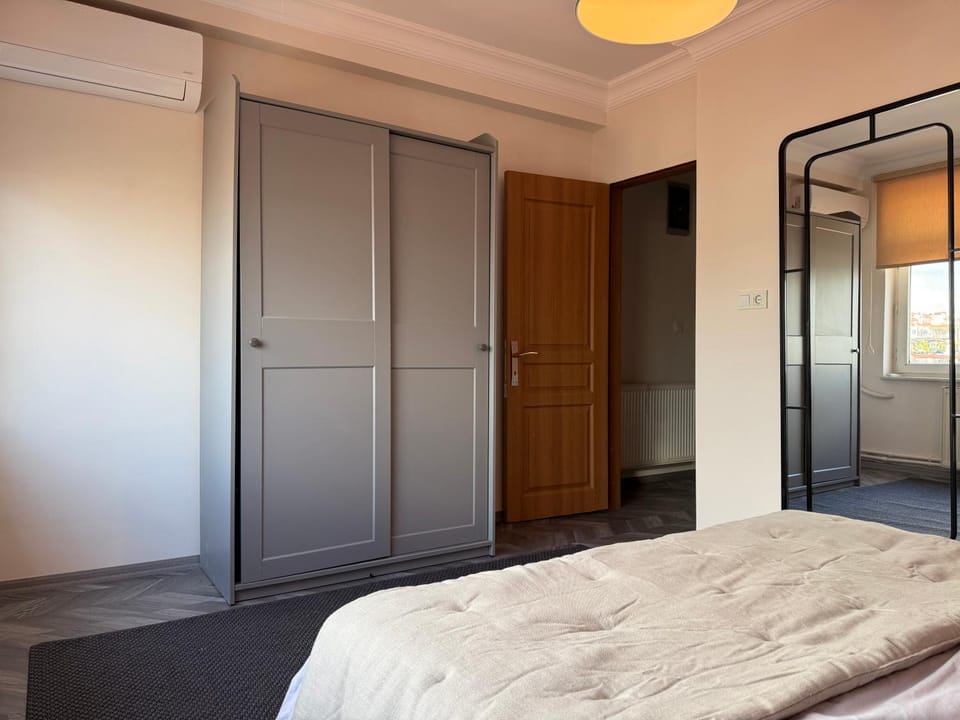 Bedroom, wardrobe