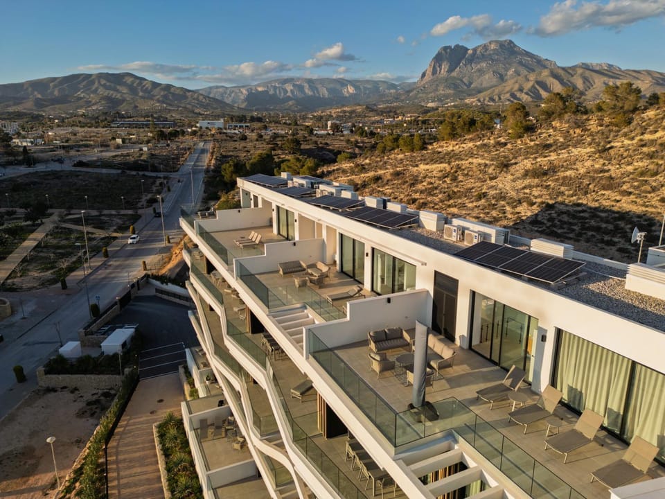 Property building, Balcony/Terrace, Mountain view