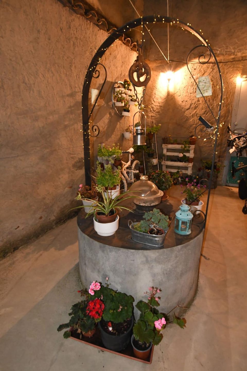 Patio, Patio, Decorative detail, Decorative detail, Inner courtyard view