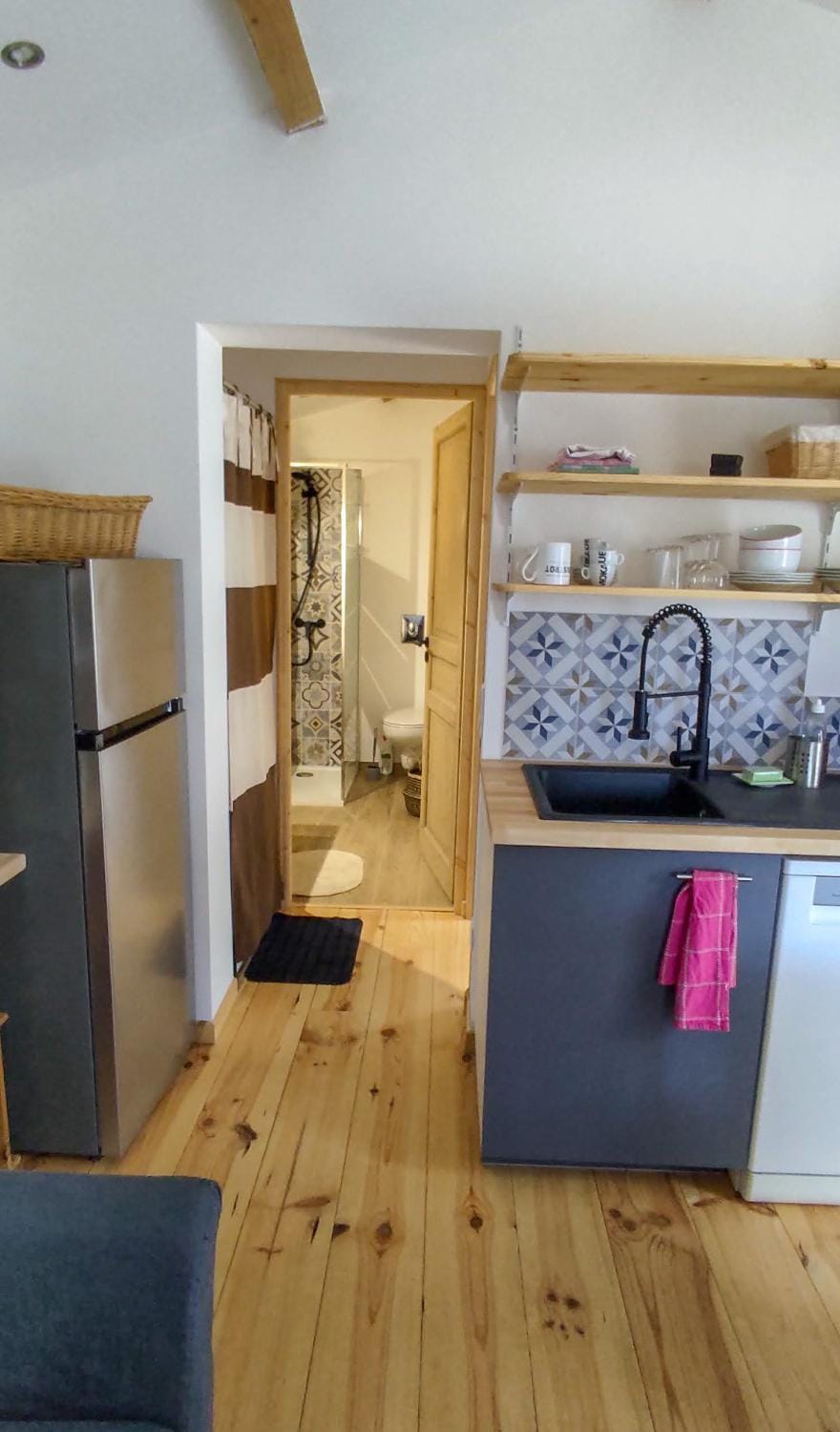 Bathroom, Kitchen or kitchenette