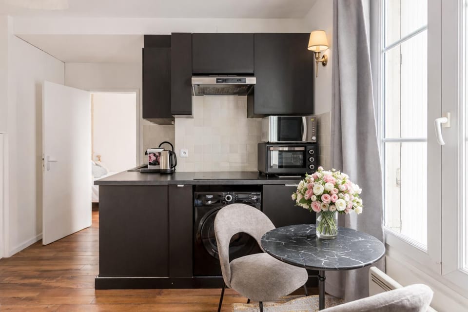 C O Great apartment in Paris Apartment in Paris