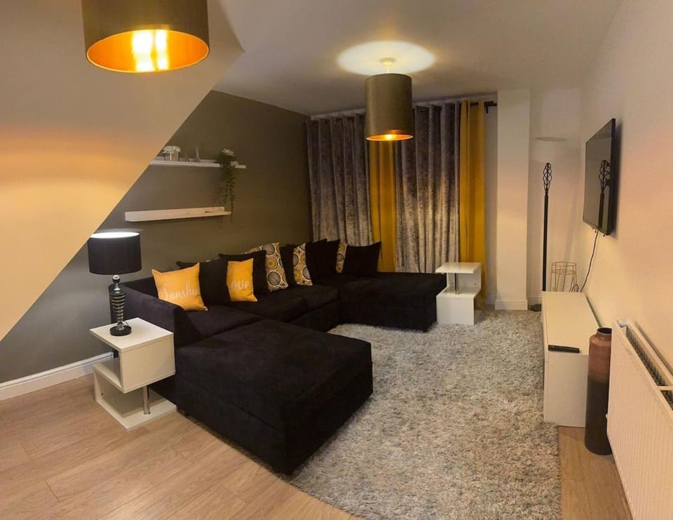 TV and multimedia, Living room, Seating area
