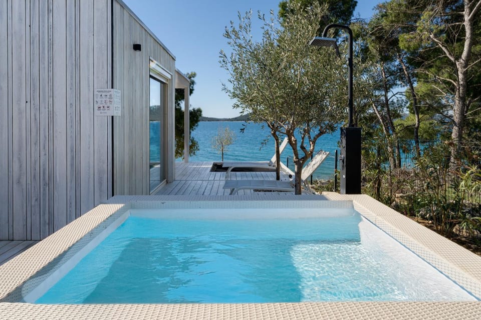 Property building, Beach, Sea view, Swimming pool