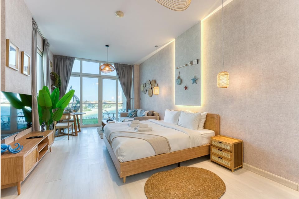 Bed, Living room, Photo of the whole room, Seating area, Bedroom