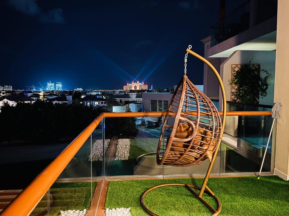 Night, View (from property/room), Balcony/Terrace