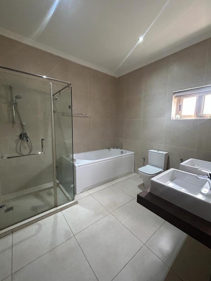 5 Bed Luxury Townhouse Apartment in Accra