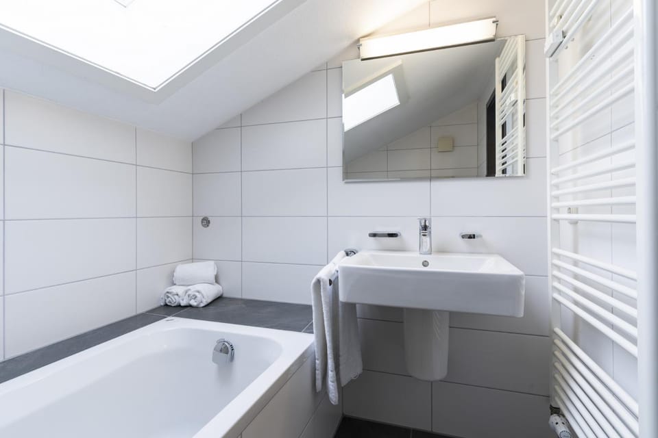 Bathroom, towels