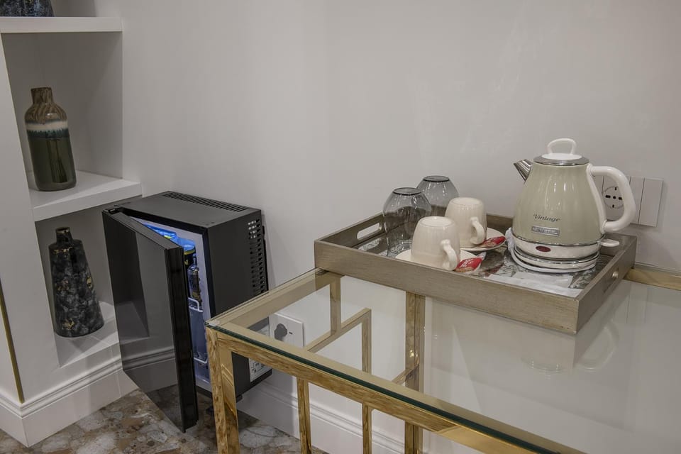 Coffee/tea facilities, minibar