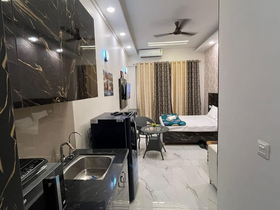 Golden palace studio Apartment in Noida