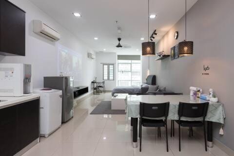 SS15 Courtyard Subang Jaya Sunway Home Cinema Projector Studio 120 Inches Apartment in Subang Jaya