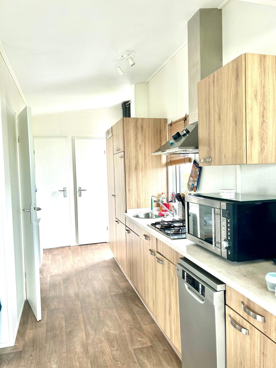 Kitchen or kitchenette, dishwasher, oven, pet friendly, stove