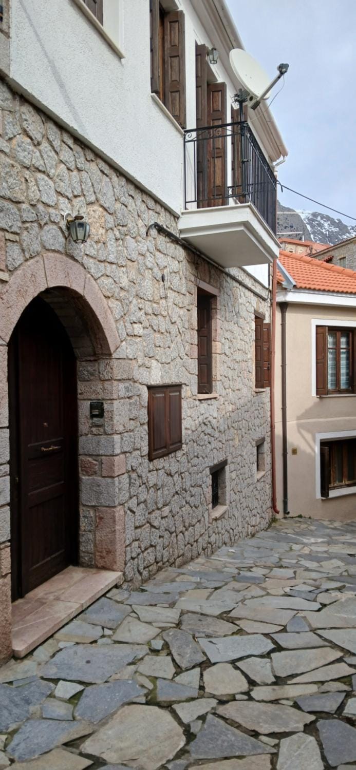 Arachova Maisonette House in Peloponnese, Western Greece and the Ionian