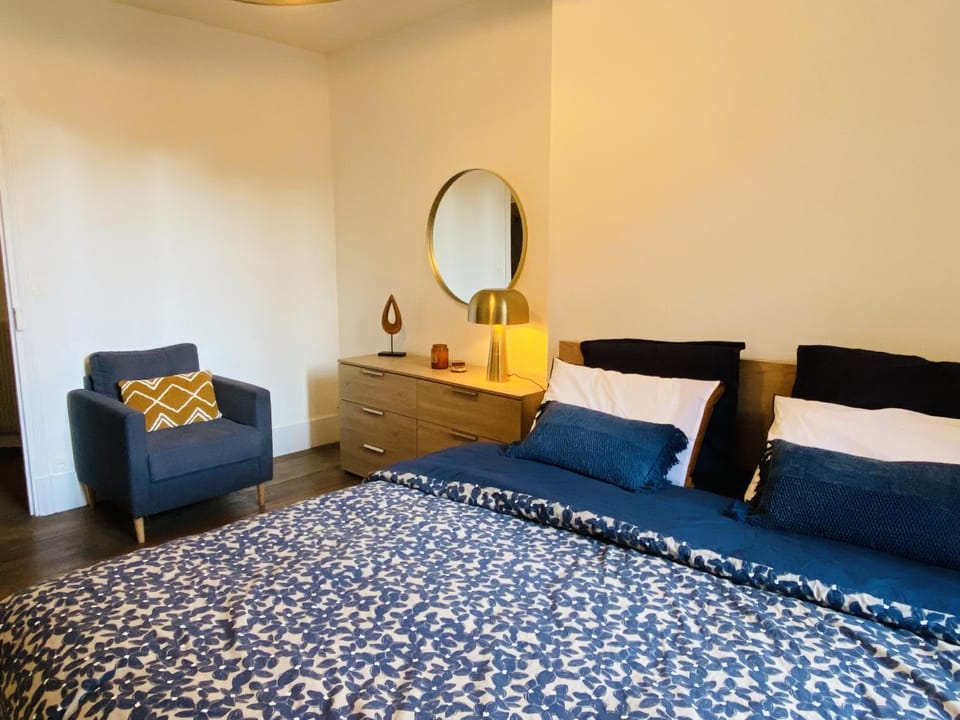 Bed, Bedroom