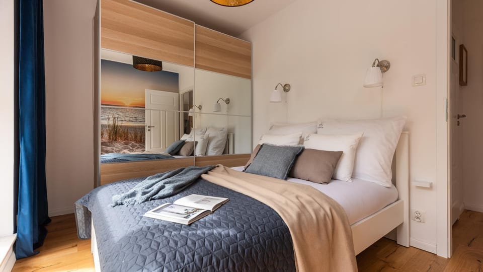 Bed, Bedroom, wardrobe