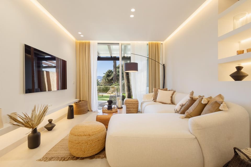 Communal lounge/ TV room, TV and multimedia, Balcony/Terrace, Balcony/Terrace, Living room, Photo of the whole room, Seating area