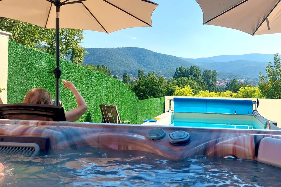 Balcony/Terrace, Swimming pool