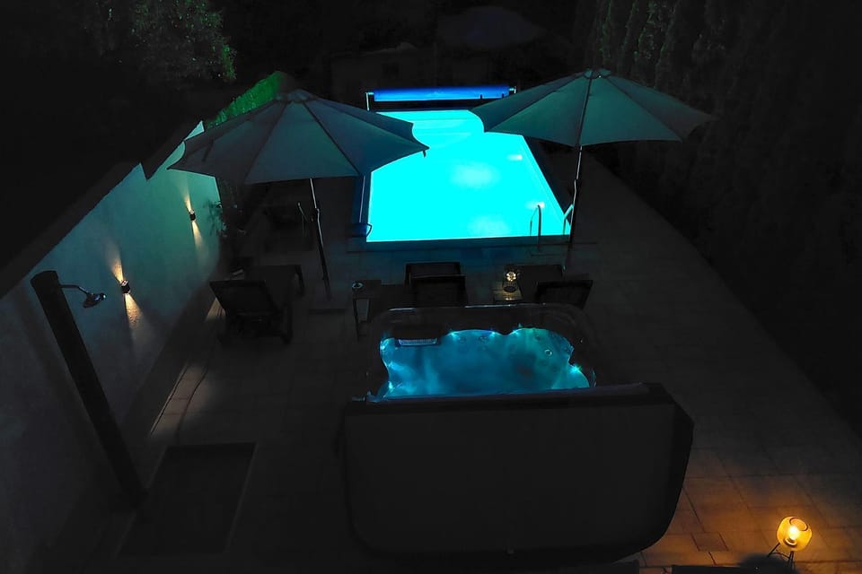 Hot Tub, Balcony/Terrace, Swimming pool