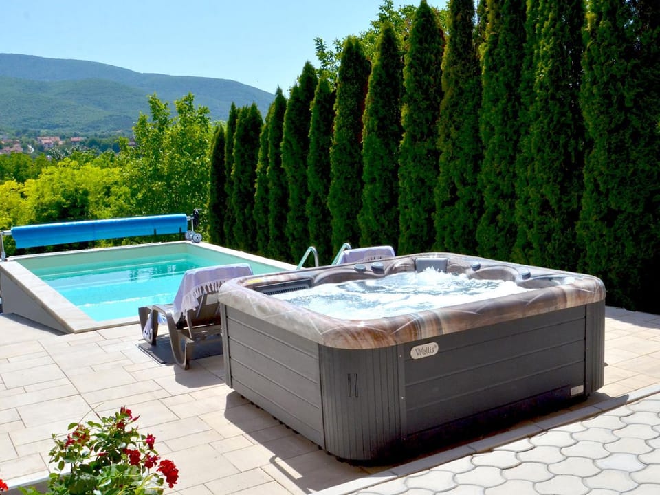 Hot Tub, Balcony/Terrace, Swimming pool