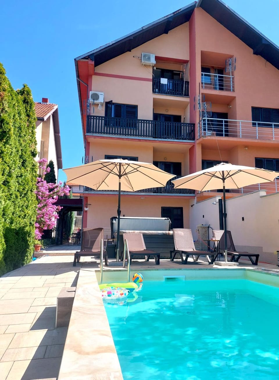 Balcony/Terrace, Swimming pool