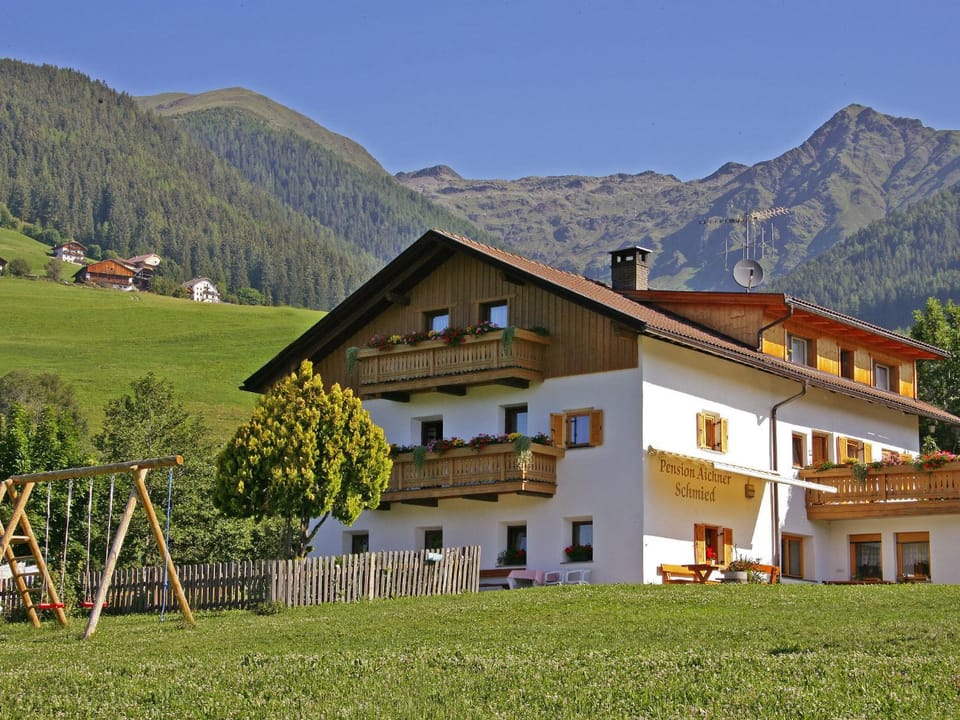 Property building, Day